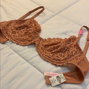 Victoria’s Secret Date Bralette in Lace